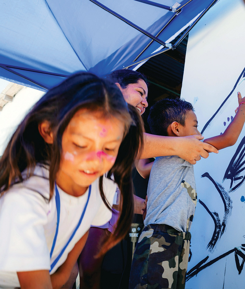 kids painting